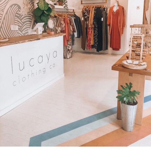 π*NWOT* Lucaya Clothing Co. Gold Sparkle Top - Womenβs Size Small π - Picture 9 of 9